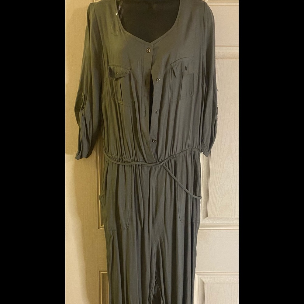 New never worn olive button up jump suit